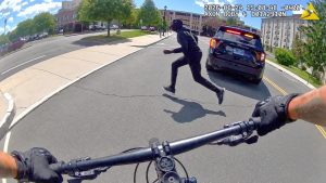 Connecticut Police Foot Pursuit Shooting: 7 Critical Facts - YouTube thumbnail eoM8m2wrIus