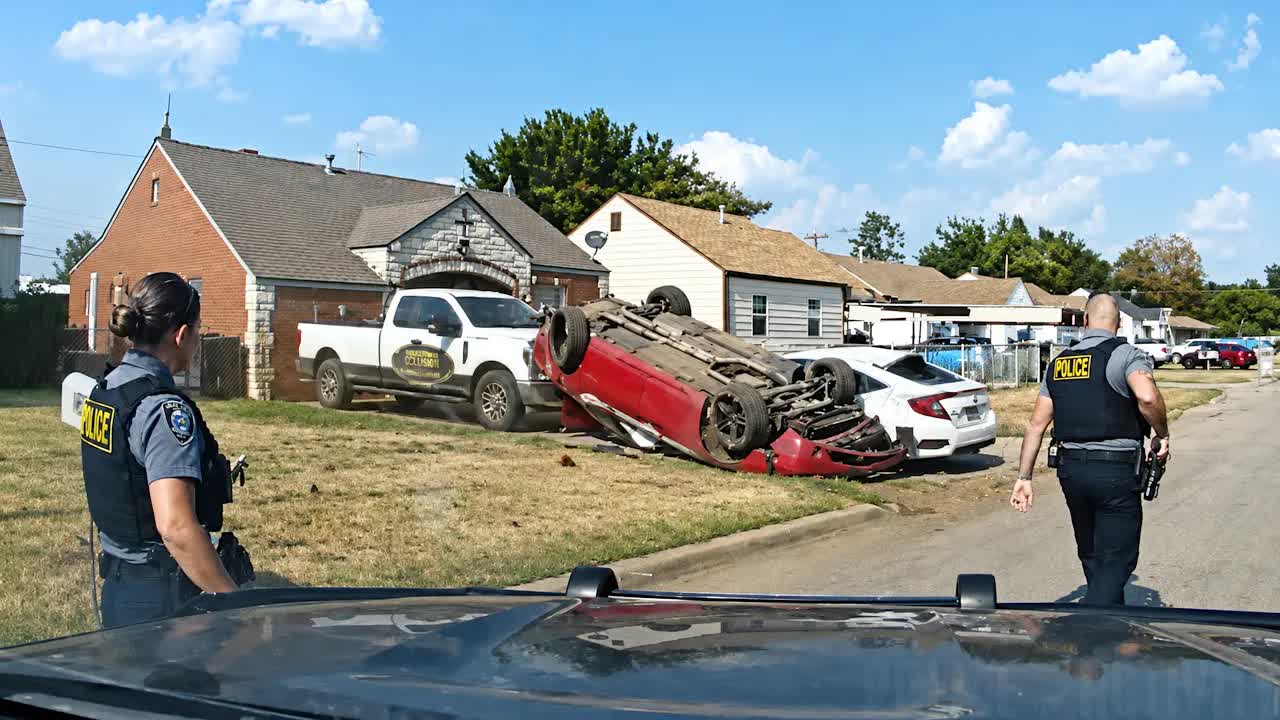 Dodge Challenger police pursuit