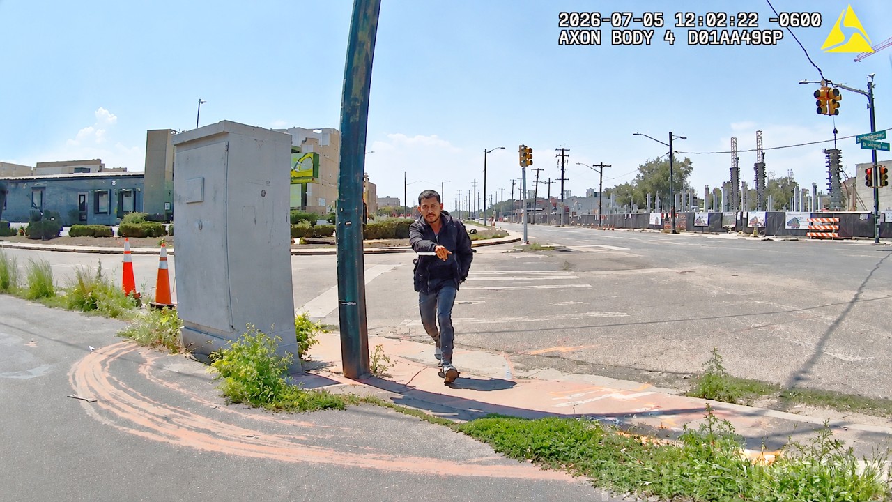 police chase knife video