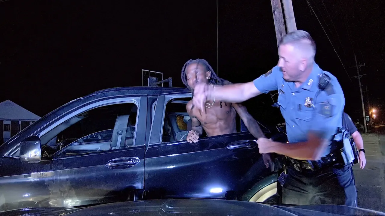 Arkansas trooper dreadlocks arrest video